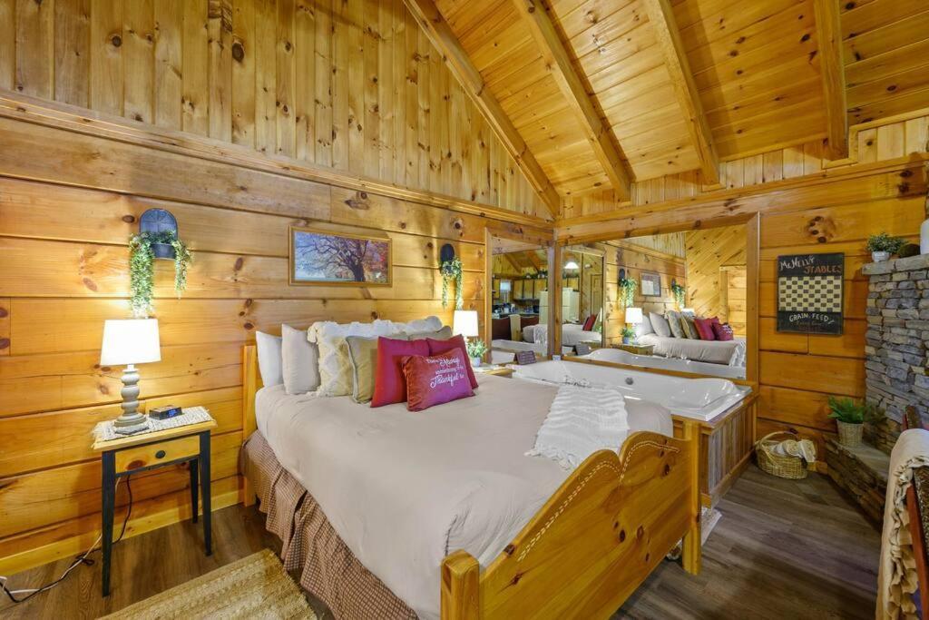Do Not Disturb - Pigeon Forge Smoky Mountain Studio Cabin, Hot Tub, Fireplace Exteriör bild
