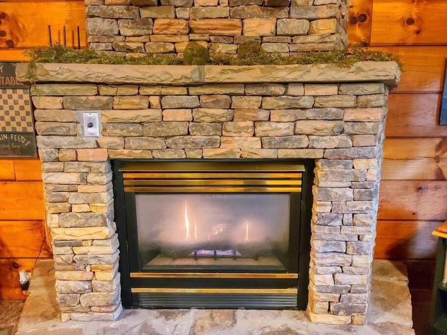 Do Not Disturb - Pigeon Forge Smoky Mountain Studio Cabin, Hot Tub, Fireplace Exteriör bild