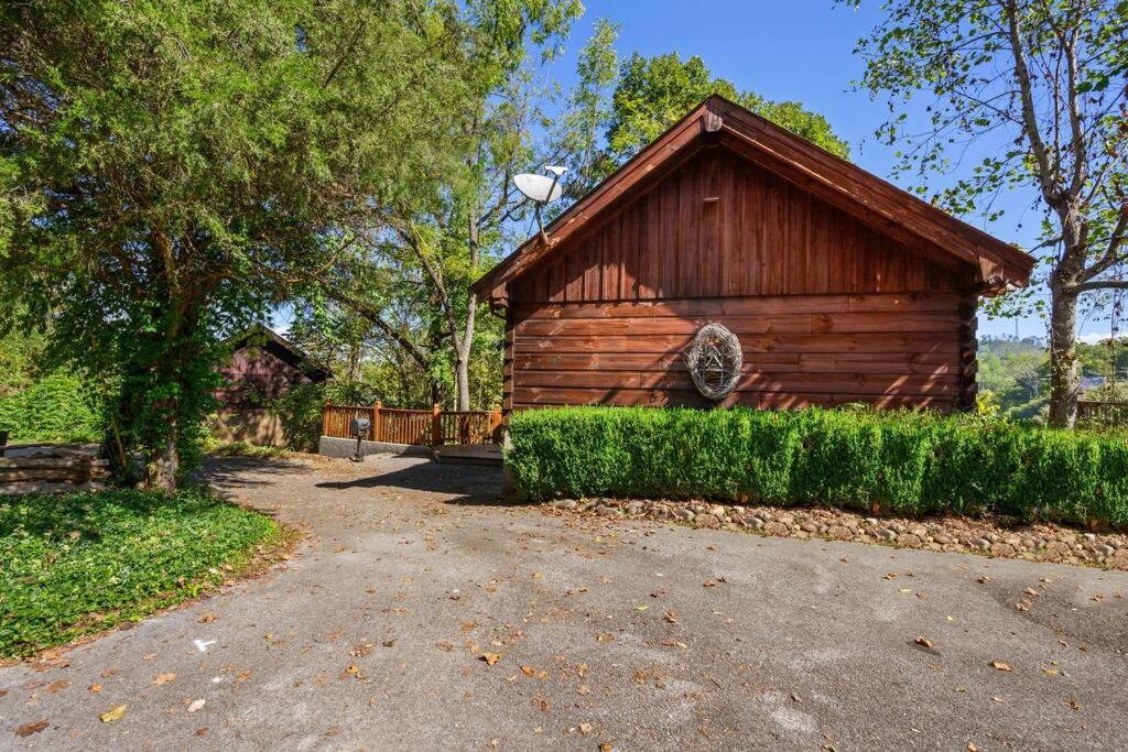 Do Not Disturb - Pigeon Forge Smoky Mountain Studio Cabin, Hot Tub, Fireplace Exteriör bild